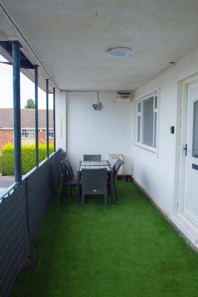 Hilltop Place Suites Near Doncaster Racecourse Ruang foto